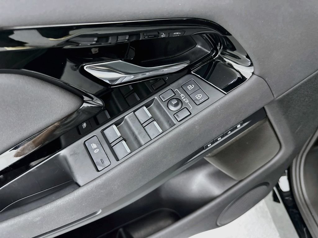 Used 2026 Black Land Rover Core S image 18