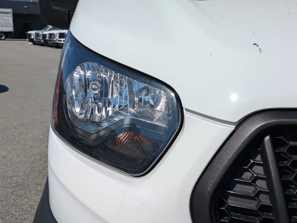New 2026 Oxford White Ford Base image 10