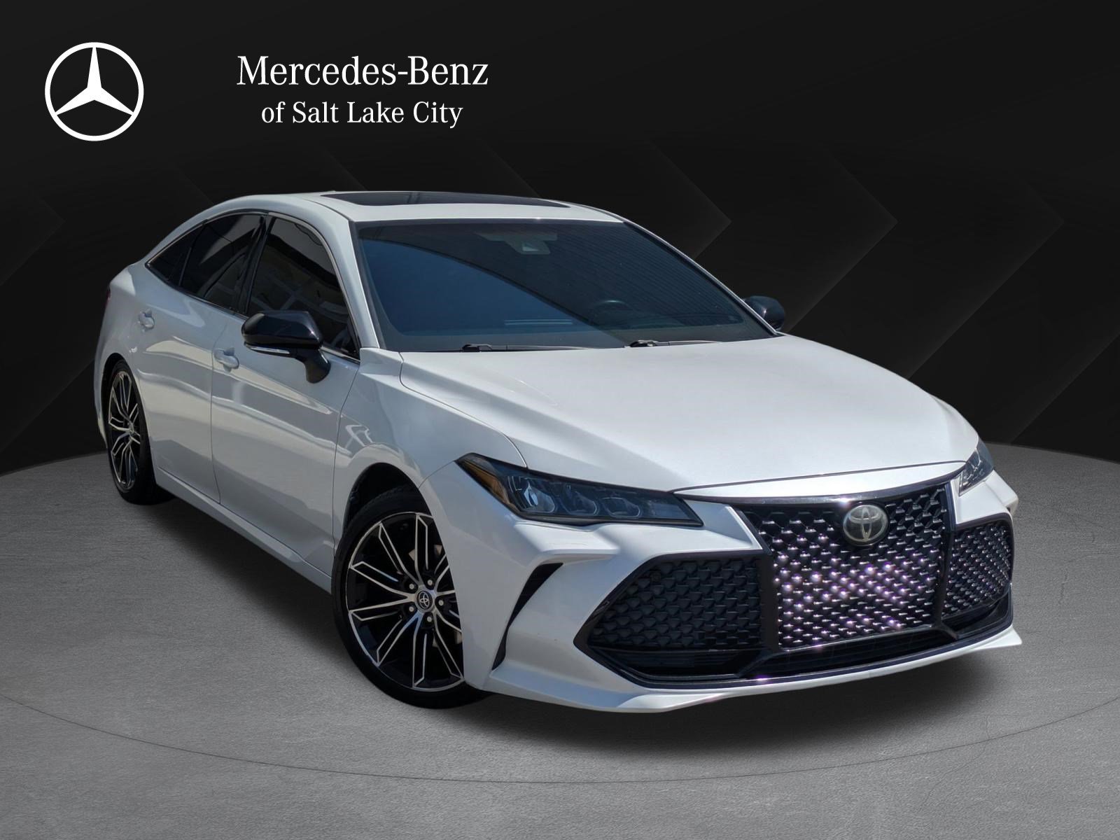 2019 Toyota Avalon XSE's photo