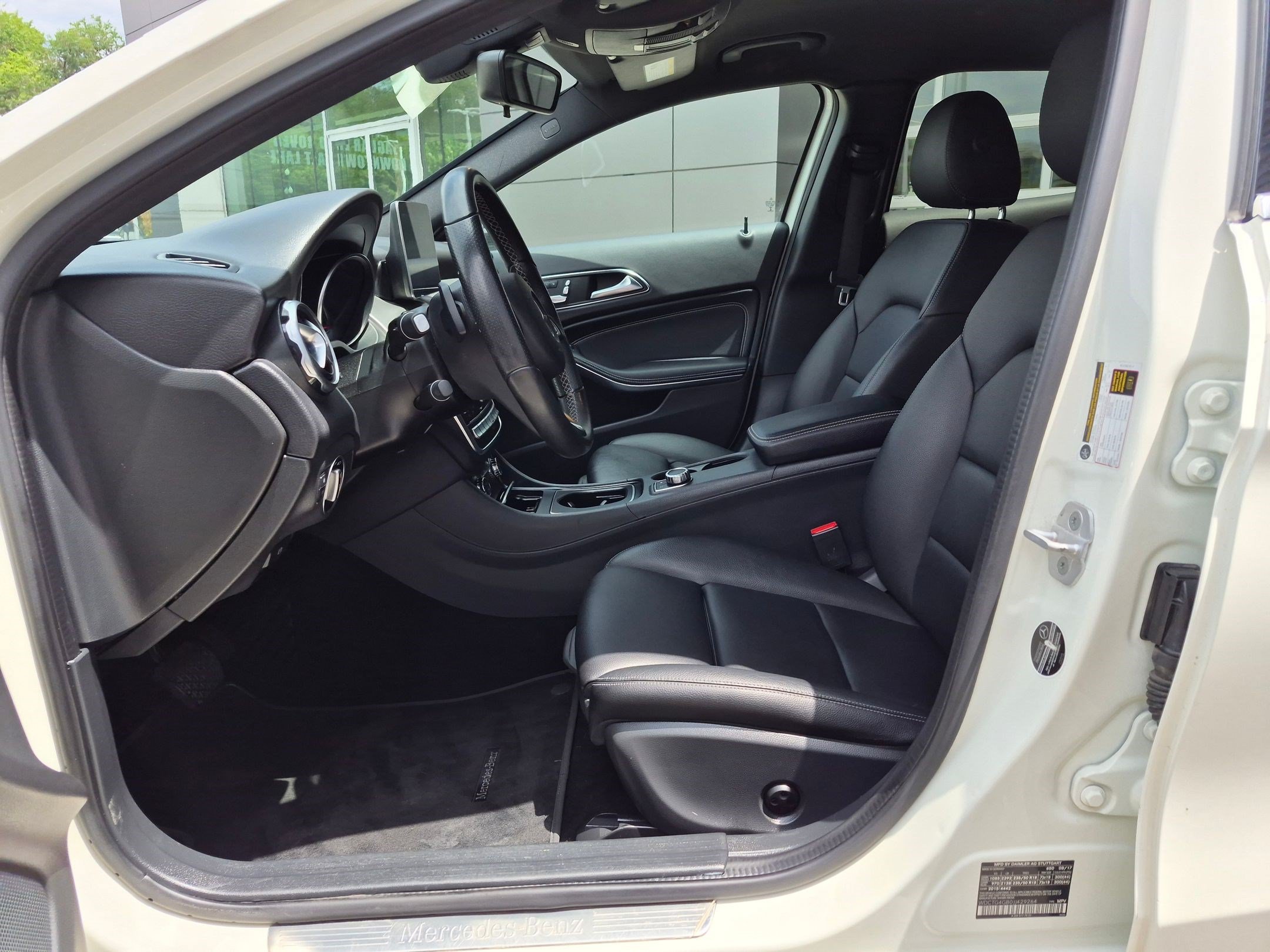 Used 2018 Cirrus White Mercedes-Benz GLA 250 image 15