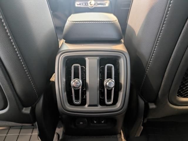 2026 Volvo XC40 Ultra - Photo 25