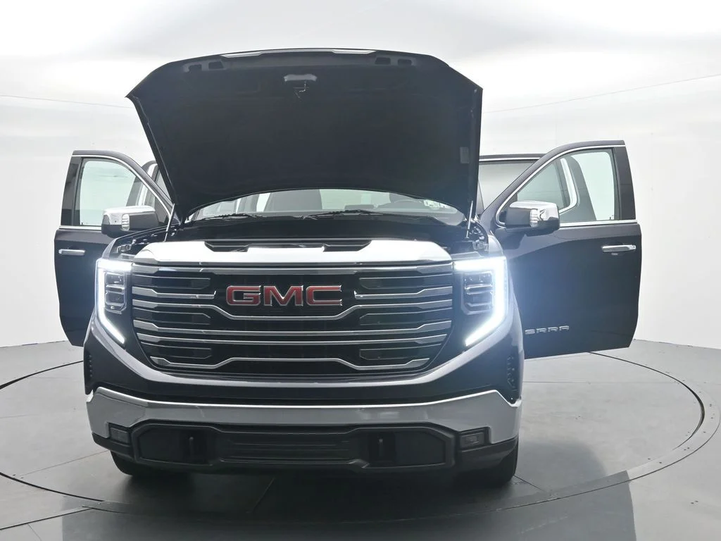 Used 2025 Silver GMC SLT image 48