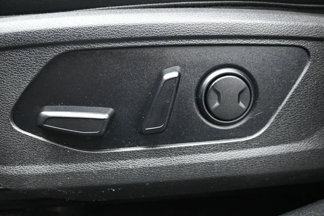 Used 2023 Green Kia X-Line image 18