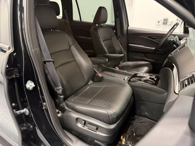 Used 2020 Black Honda Touring image 35