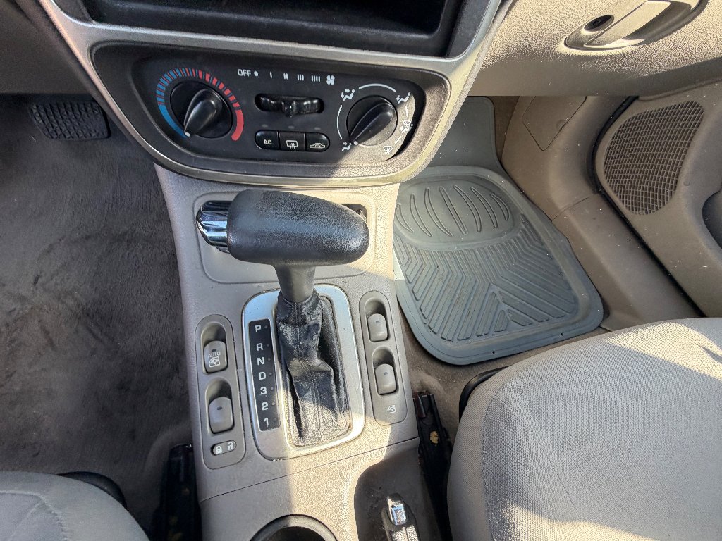 Used 2003 Medium Red Saturn L200 (A4) image 34