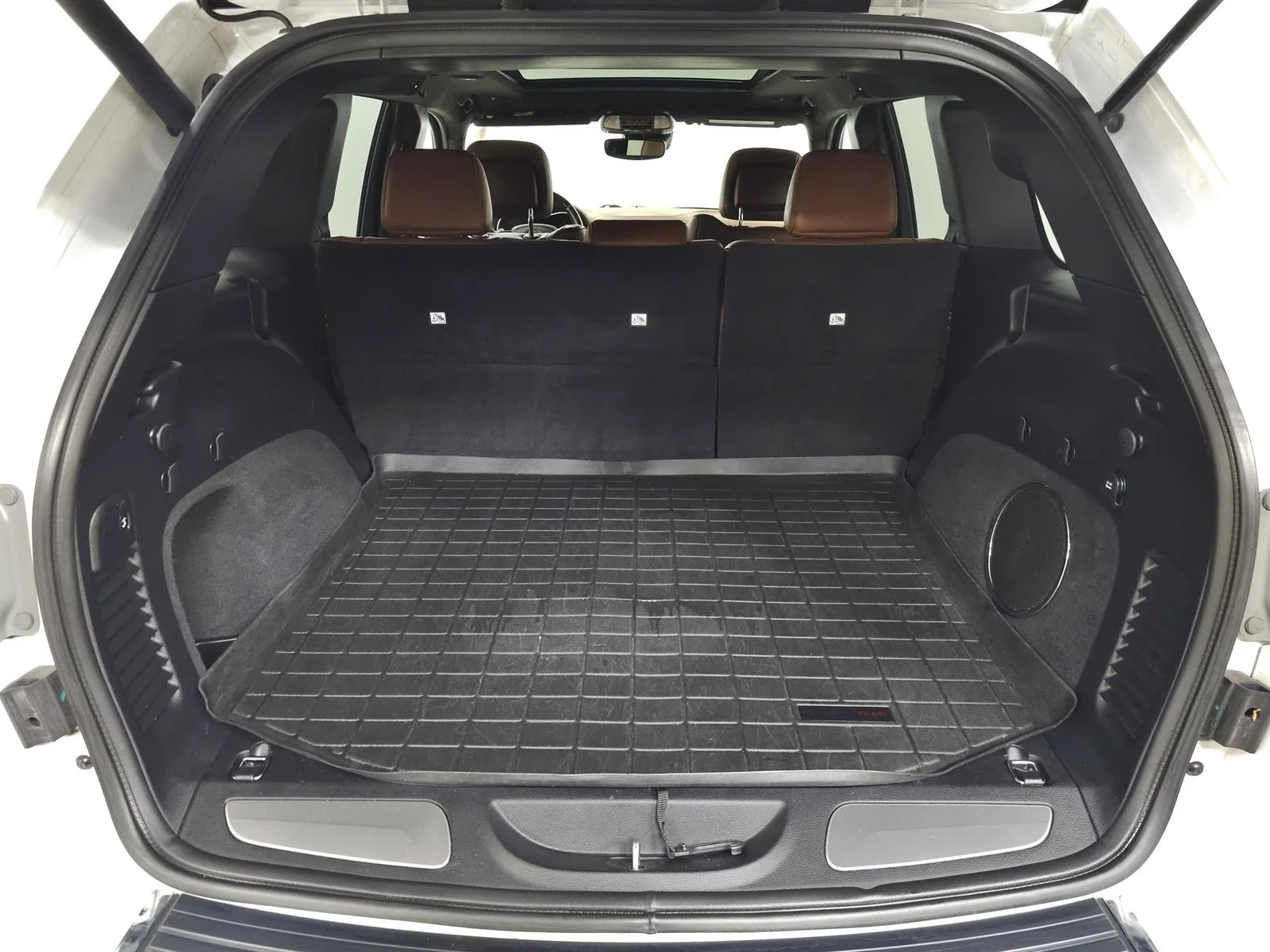 Used 2019 White Jeep Summit image 7