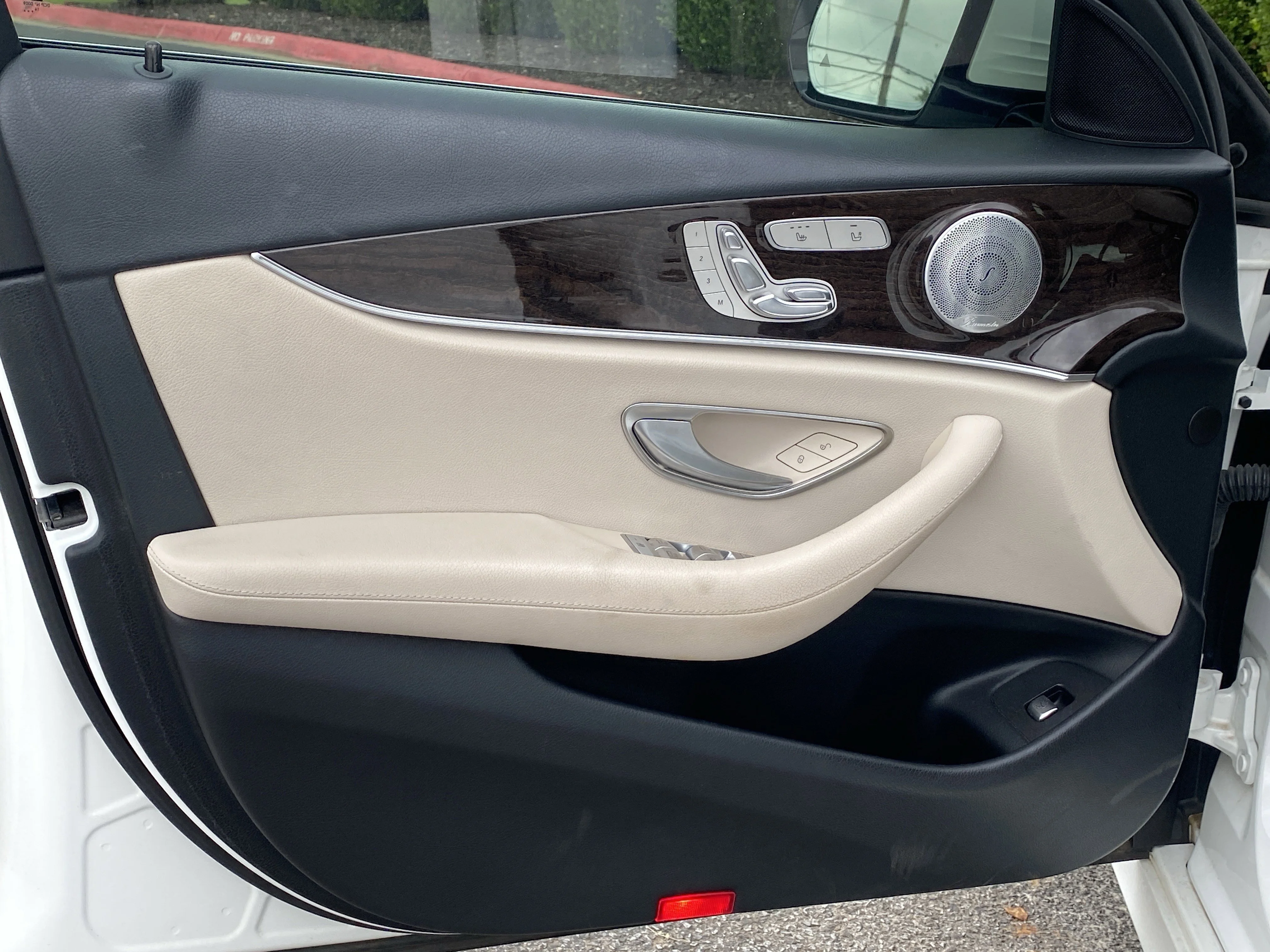 Used 2017  Mercedes-Benz E 300 image 13