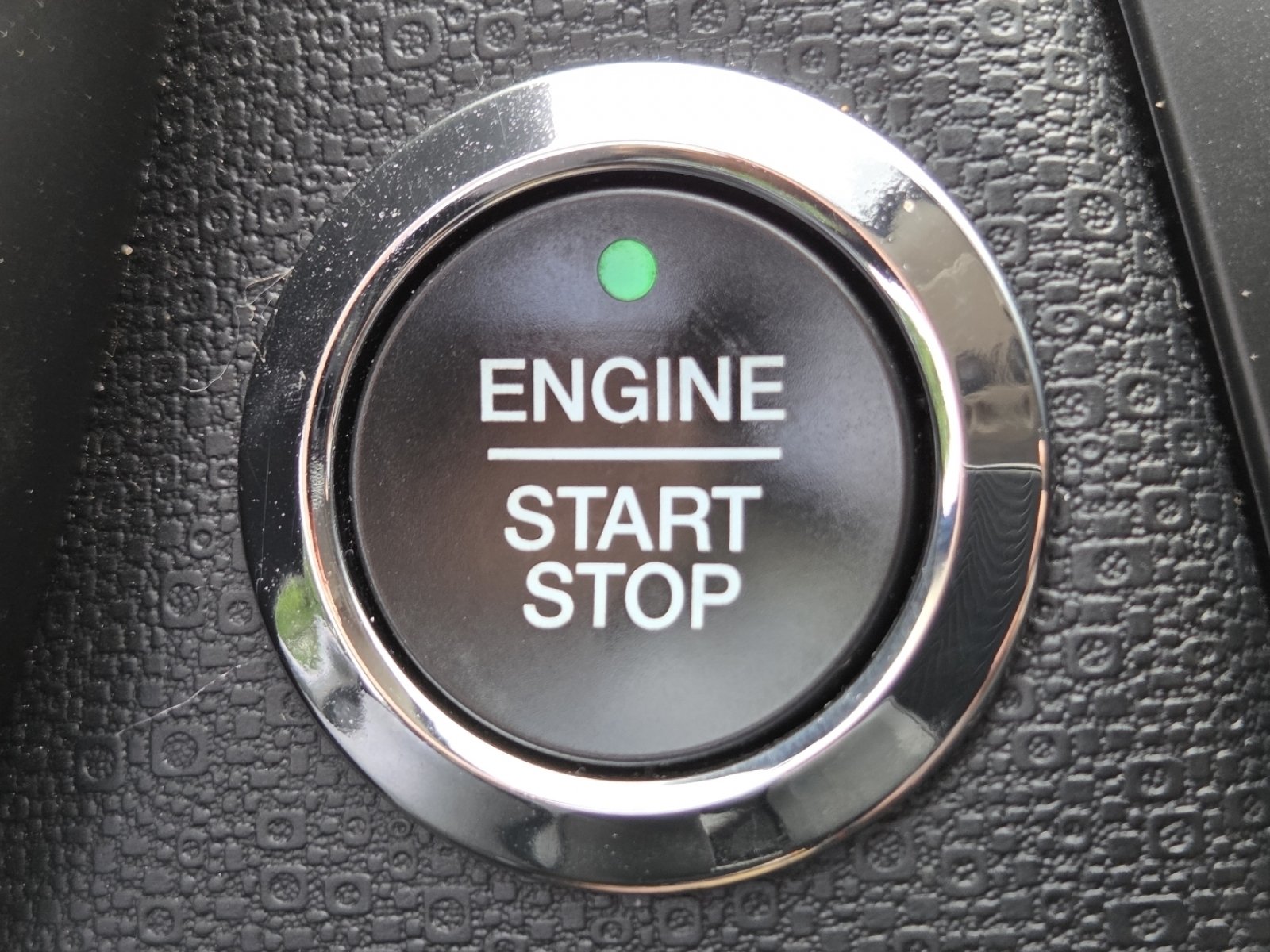 Used 2022 Blue Metallic Ford SE image 32