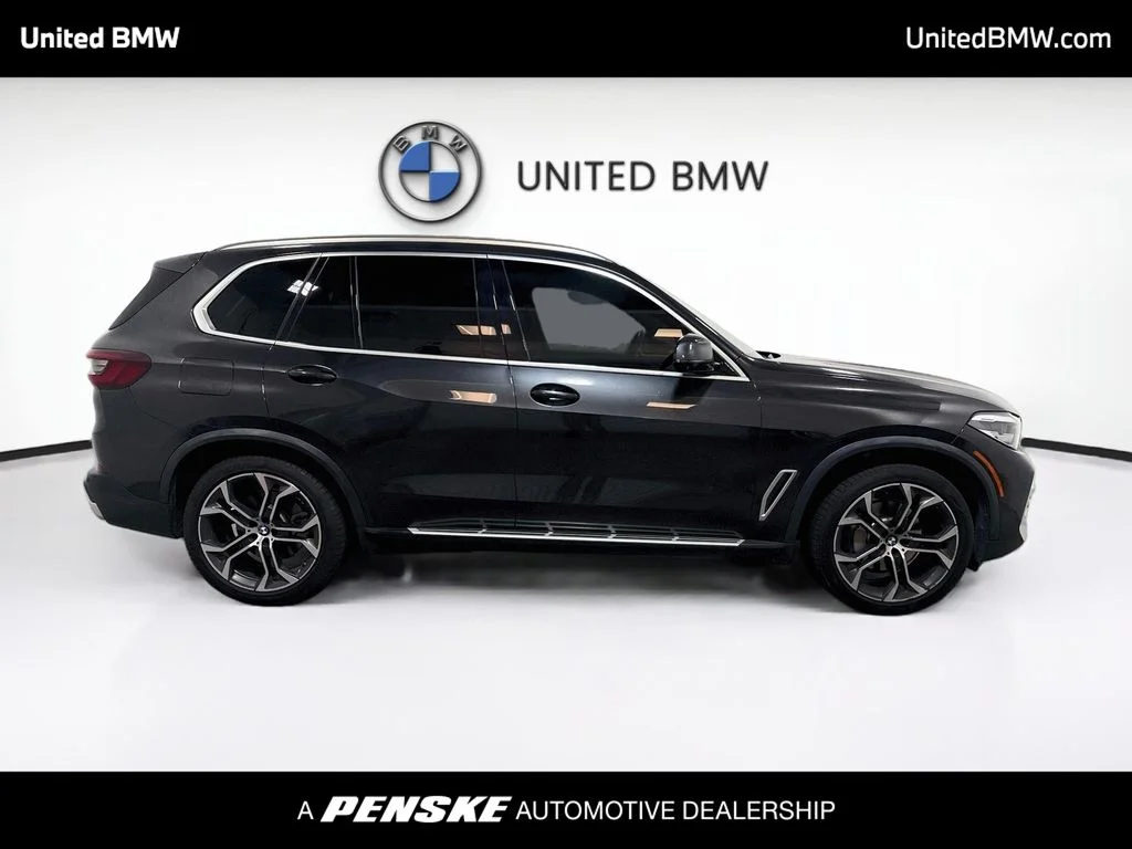 Used 2020 Dark Graphite Metallic BMW xDrive40i image 4