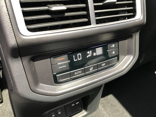 New 2026 Deep Black Pearl Volkswagen 2.0T SE w/Technology image 26