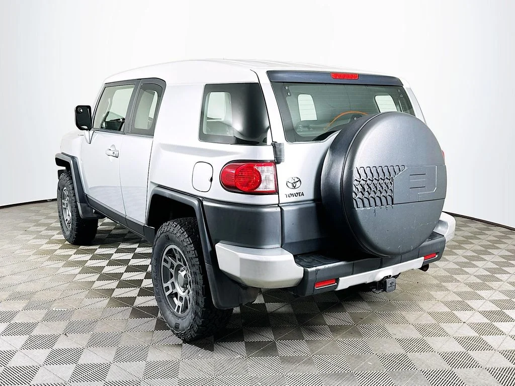 Used 2007 Titanium Metallic Toyota  image 7