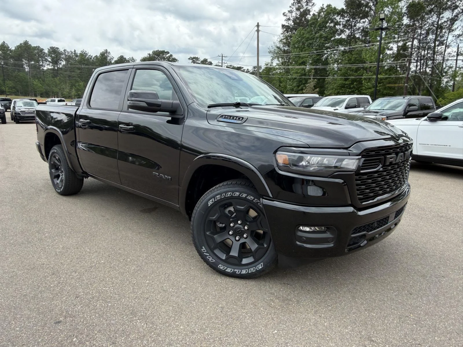 New 2026 Diamond Black Crystal Pearl-Coat Exterior Paint RAM Big Horn image 3