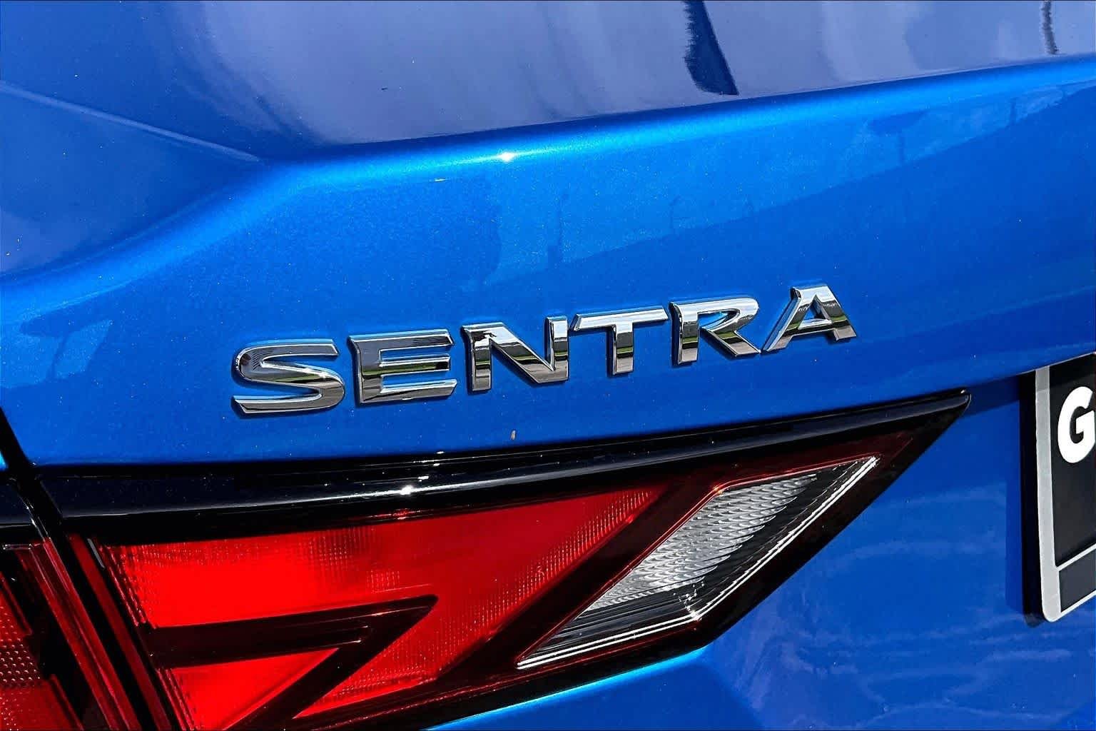 Used 2023 Electric Blue Metallic Nissan SV image 30