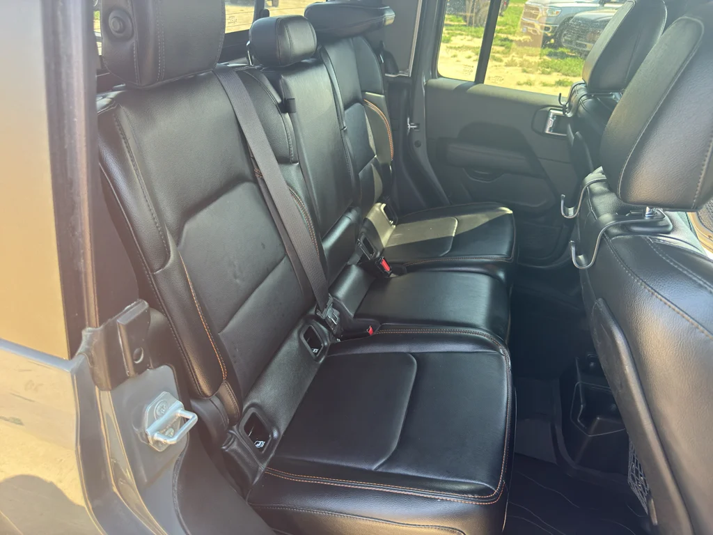 Used 2022 Sting-Gray Clearcoat Jeep Mojave image 12