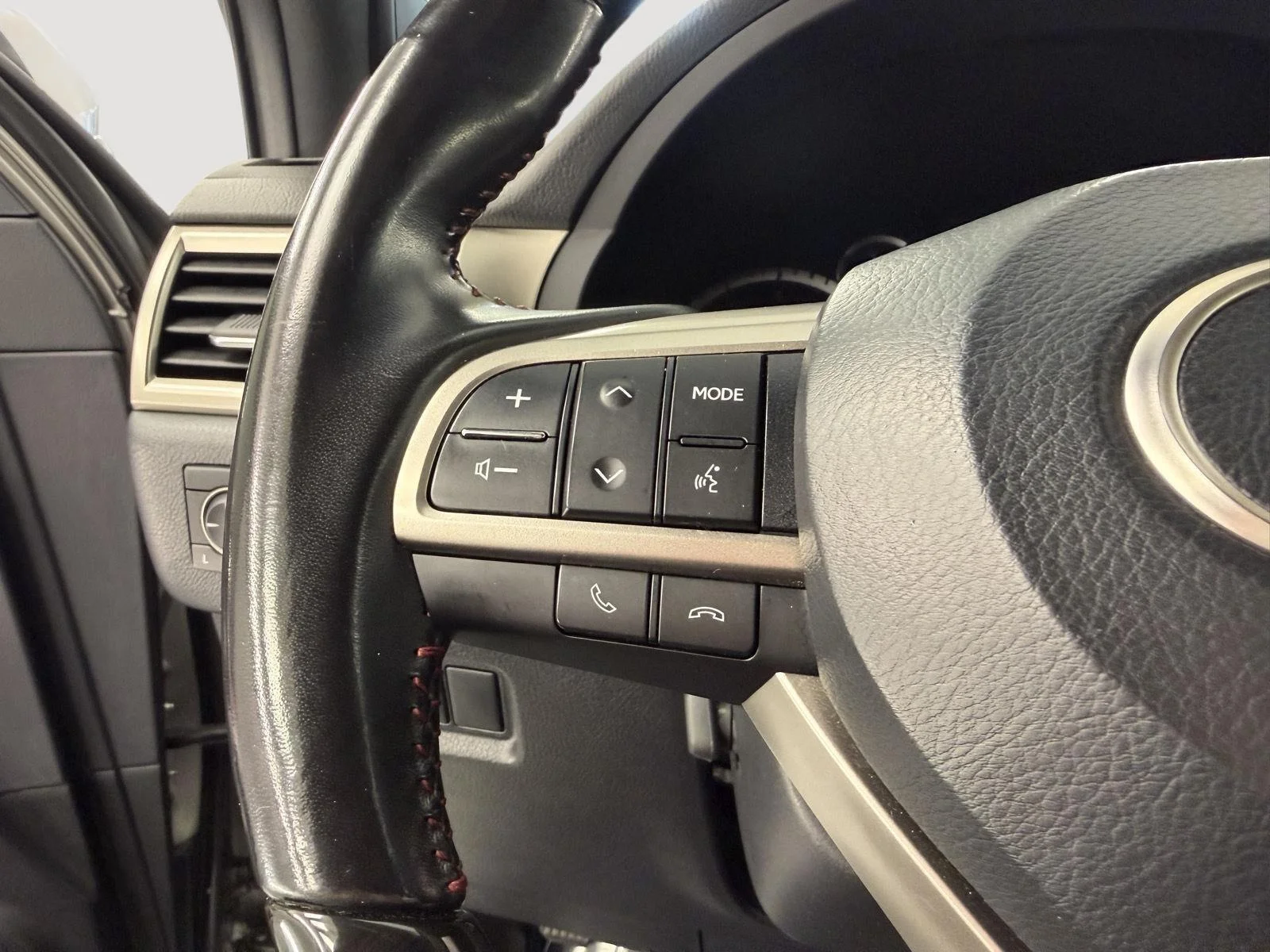 Used 2020 Atomic Silver Lexus GX 460 Premium image 14