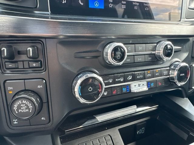 Used 2024 Silver Ford Lariat image 22