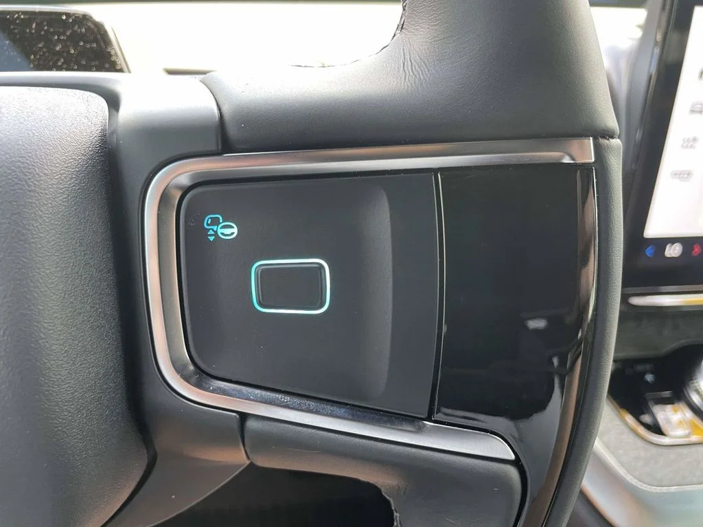 New 2025 Star White Metallic Tri-Coat Ford TREMOR® image 23