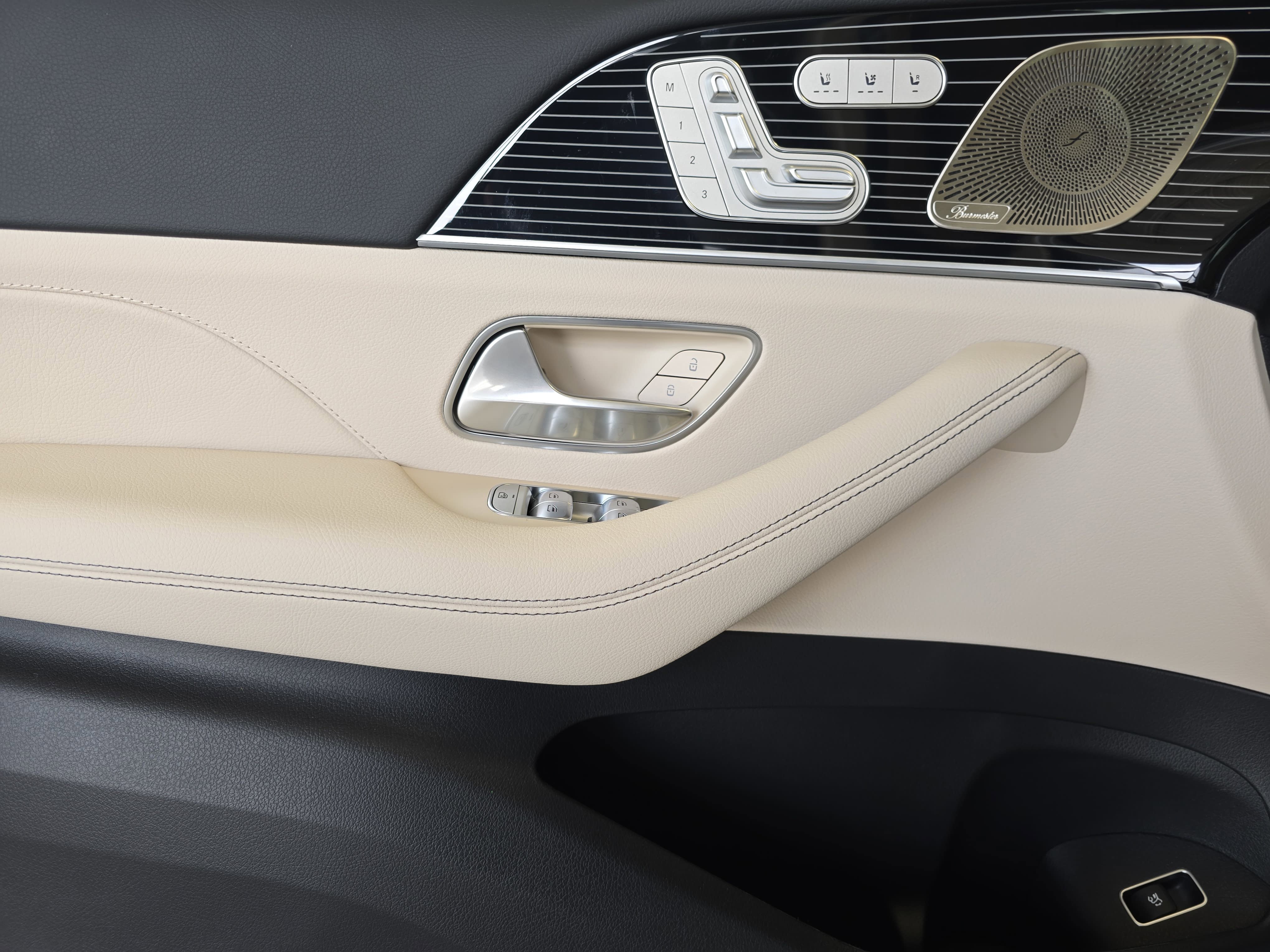New 2026 MANUFAKTUR Moonlight White Metallic Mercedes-Benz GLE350 image 28