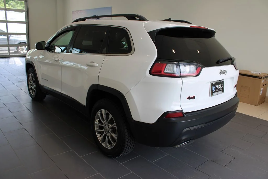 Used 2019 Bright White Clearcoat Jeep Latitude Plus image 33