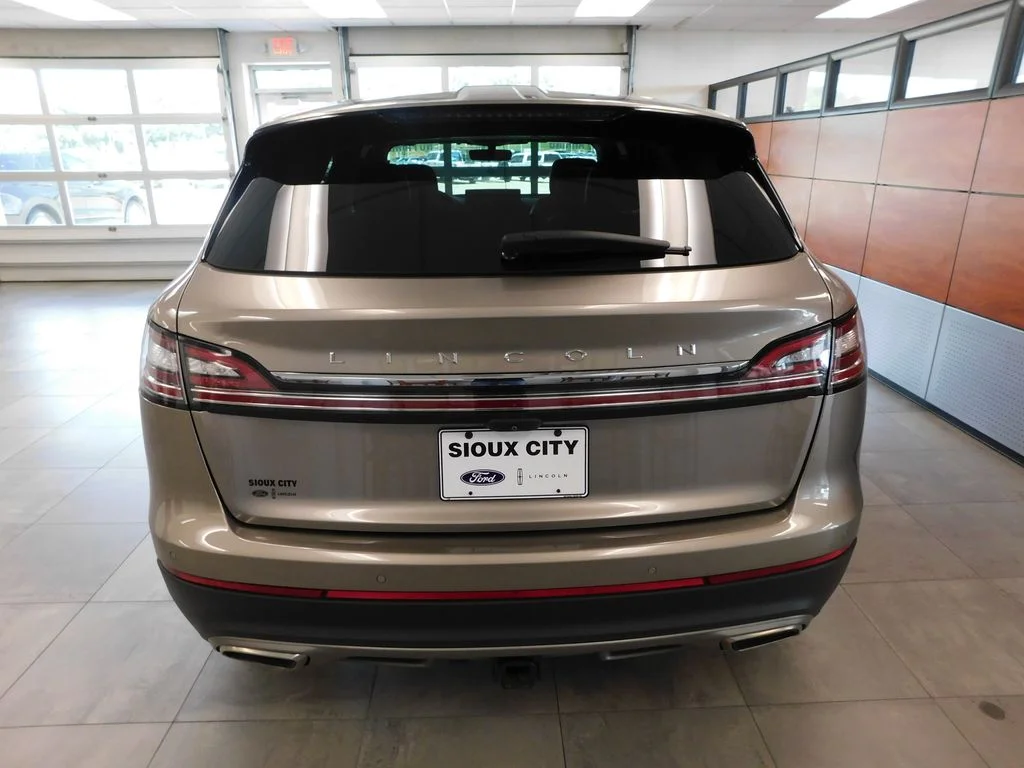 Used 2021 Mocha Lincoln Reserve image 6