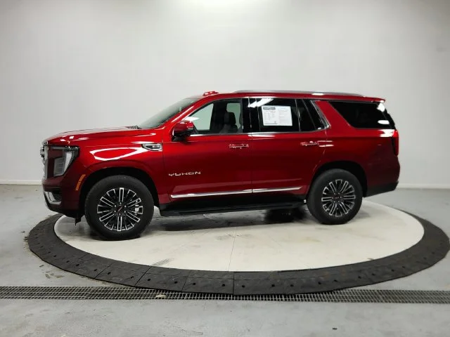 Used 2025 Volcanic Red Tintcoat GMC Elevation image 5