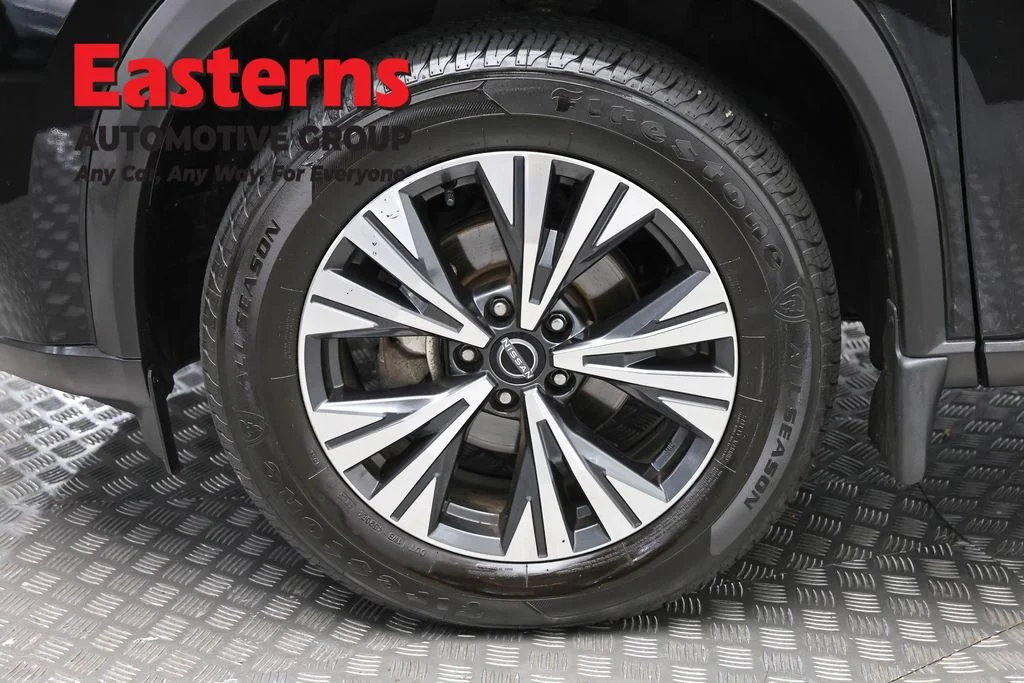 Used 2023 Black Nissan SV image 28