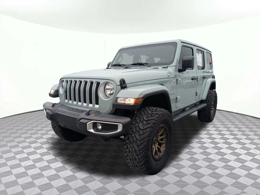Used 2023 Gray Jeep Sahara image 6