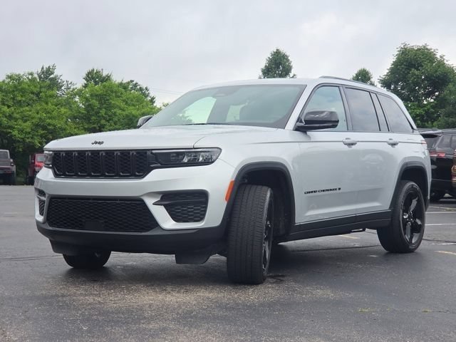 Used 2024 Silver Zynith Jeep Altitude X image 19