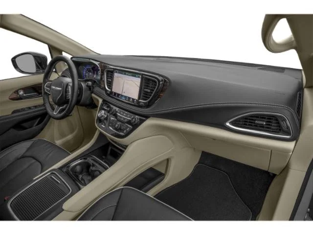 New 2026 Bright White Clear-Coat Exterior Paint Chrysler Limited image 17