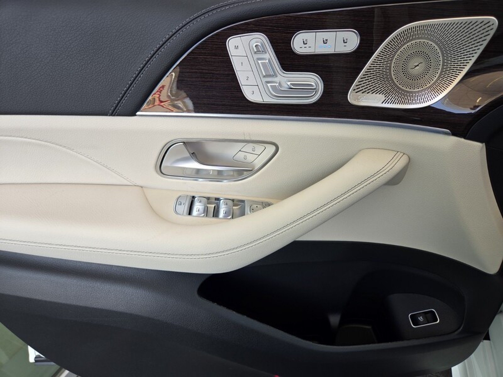 New 2026 Polar White Mercedes-Benz GLE 450 4MATIC® Coupe image 21