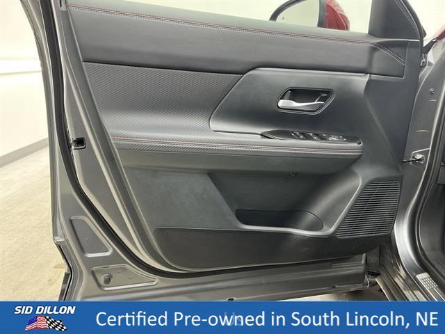 Used 2025 Gun Metallic/Scarlet Ember Tintcoat Nissan SR image 15