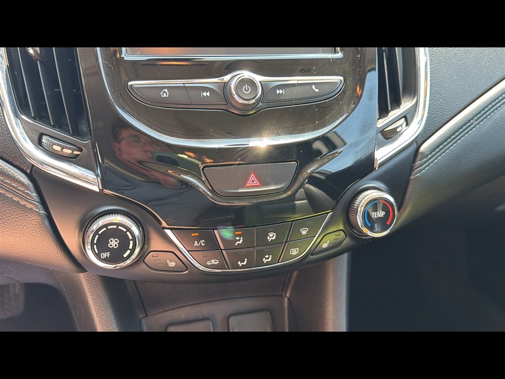 Used 2018 Graphite Metallic Chevrolet Premier image 20