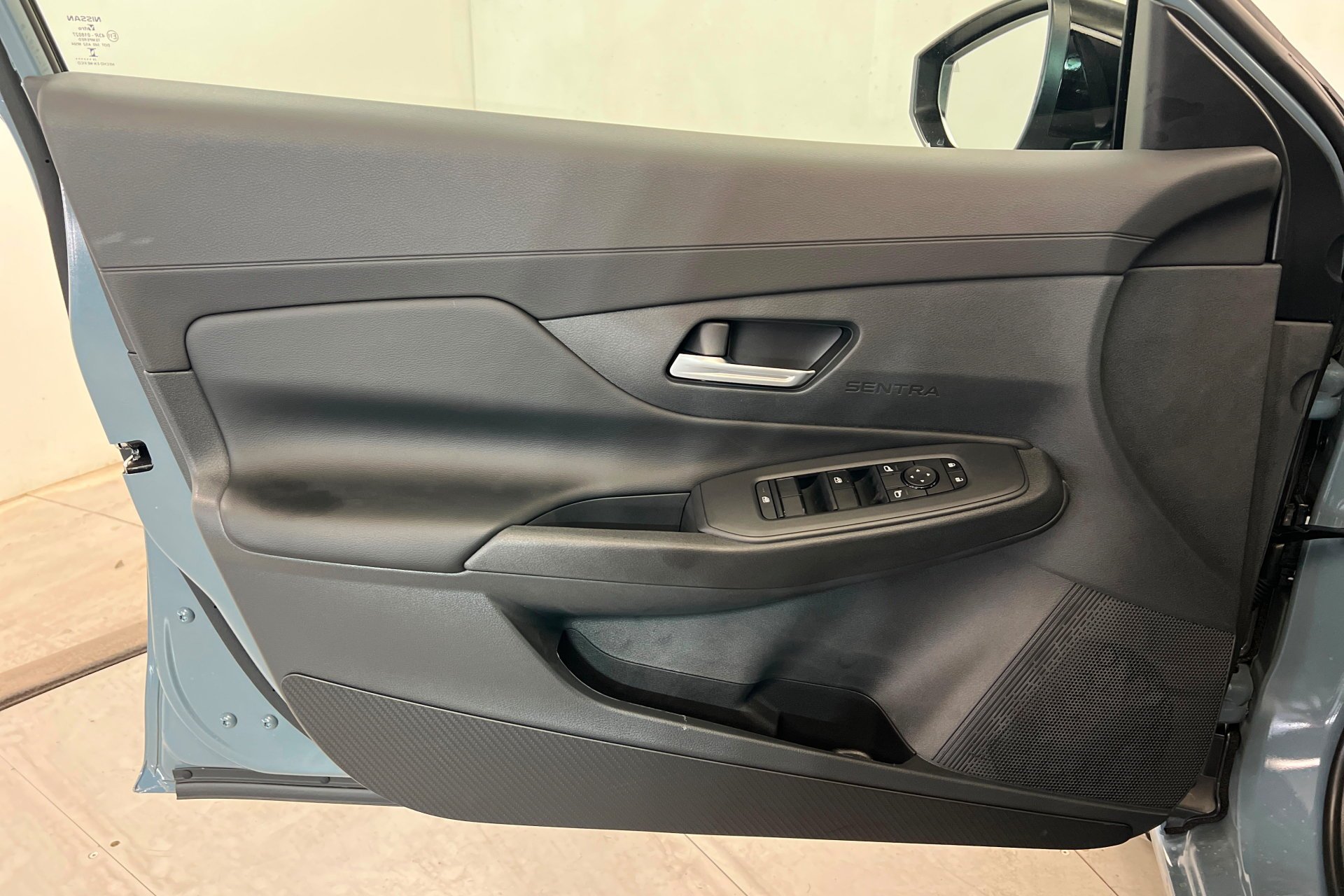 New 2027 Atlantic Gray Metallic Nissan SV image 15