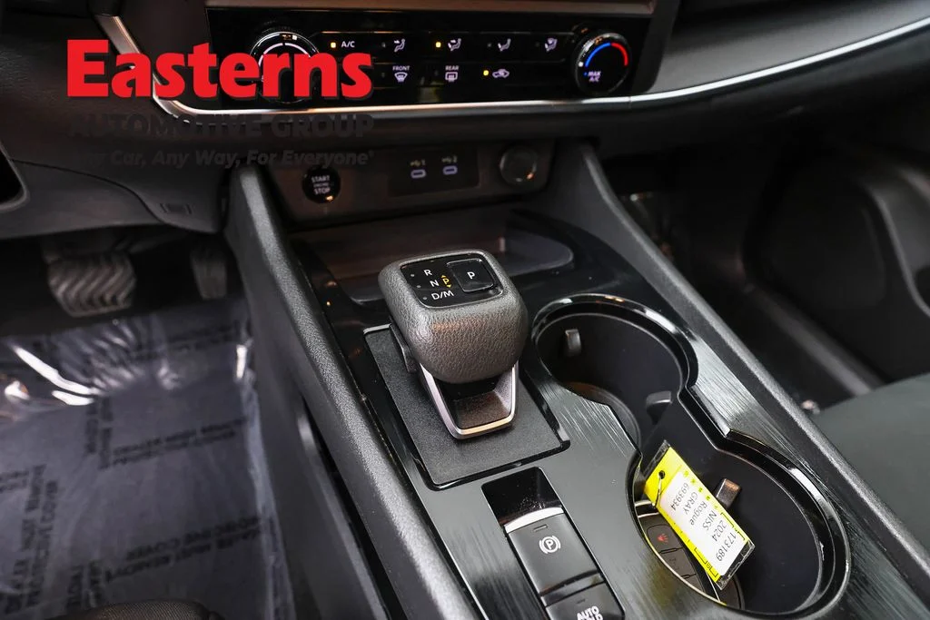 Used 2024 Gray Nissan S image 13