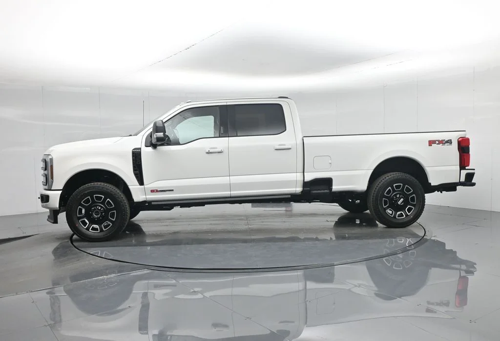 New 2026 Star White Metallic Tri-Coat Ford Platinum image 32