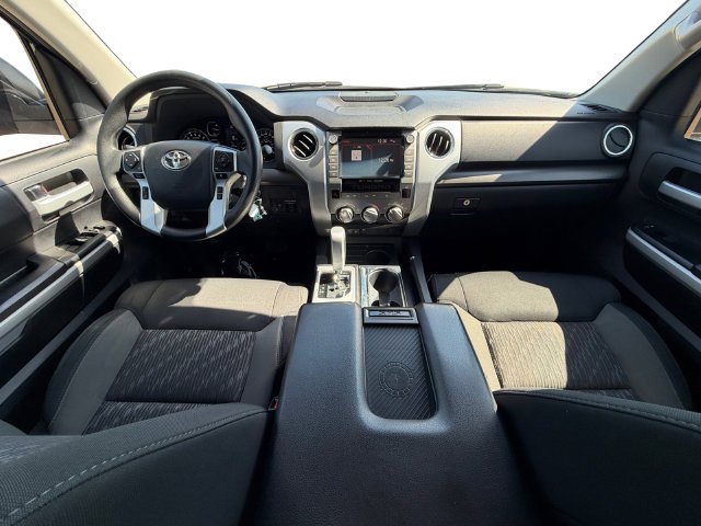 Used 2020  Toyota SR5 image 12