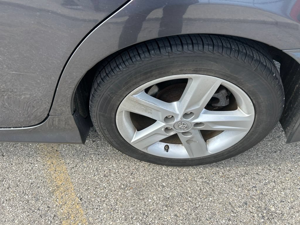 Used 2014 Magnetic Gray Metallic Toyota SE image 11