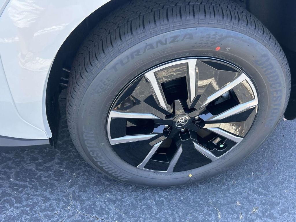 New 2026 Wind Chill Pearl Toyota XLE image 10