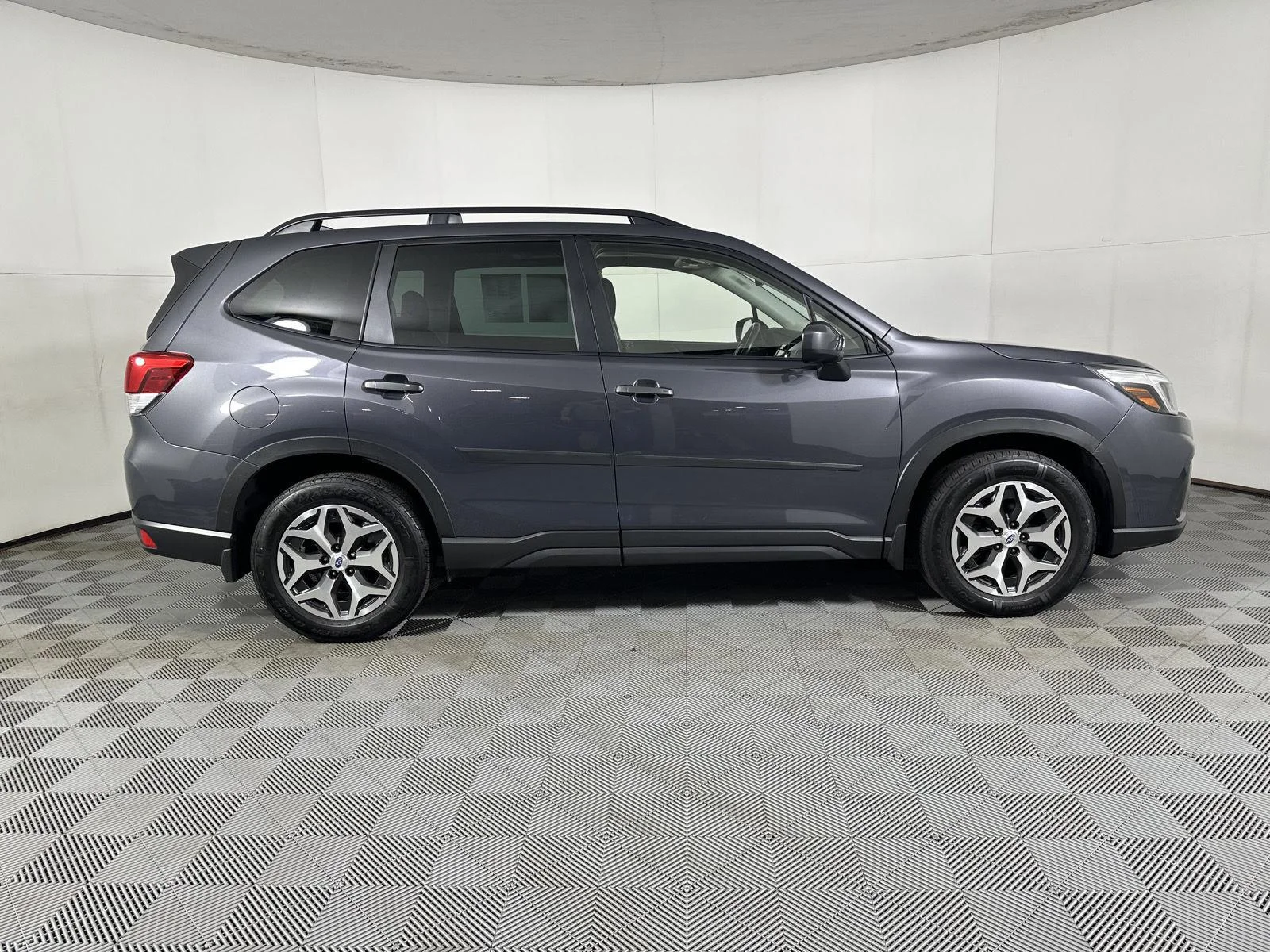 Used 2021 Magnetite Gray Metallic Subaru Premium image 13