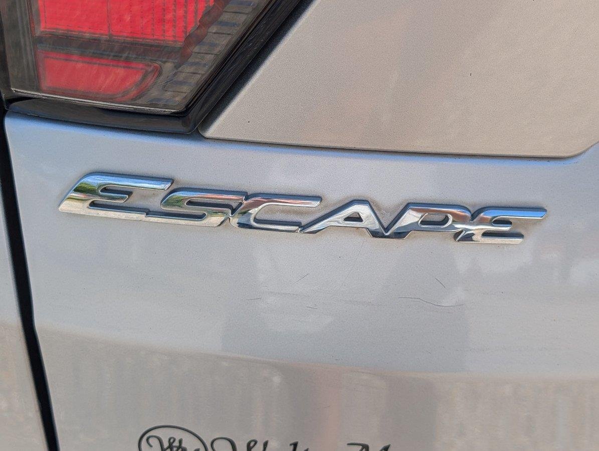 Used 2017 Ingot Silver Ford SE image 5