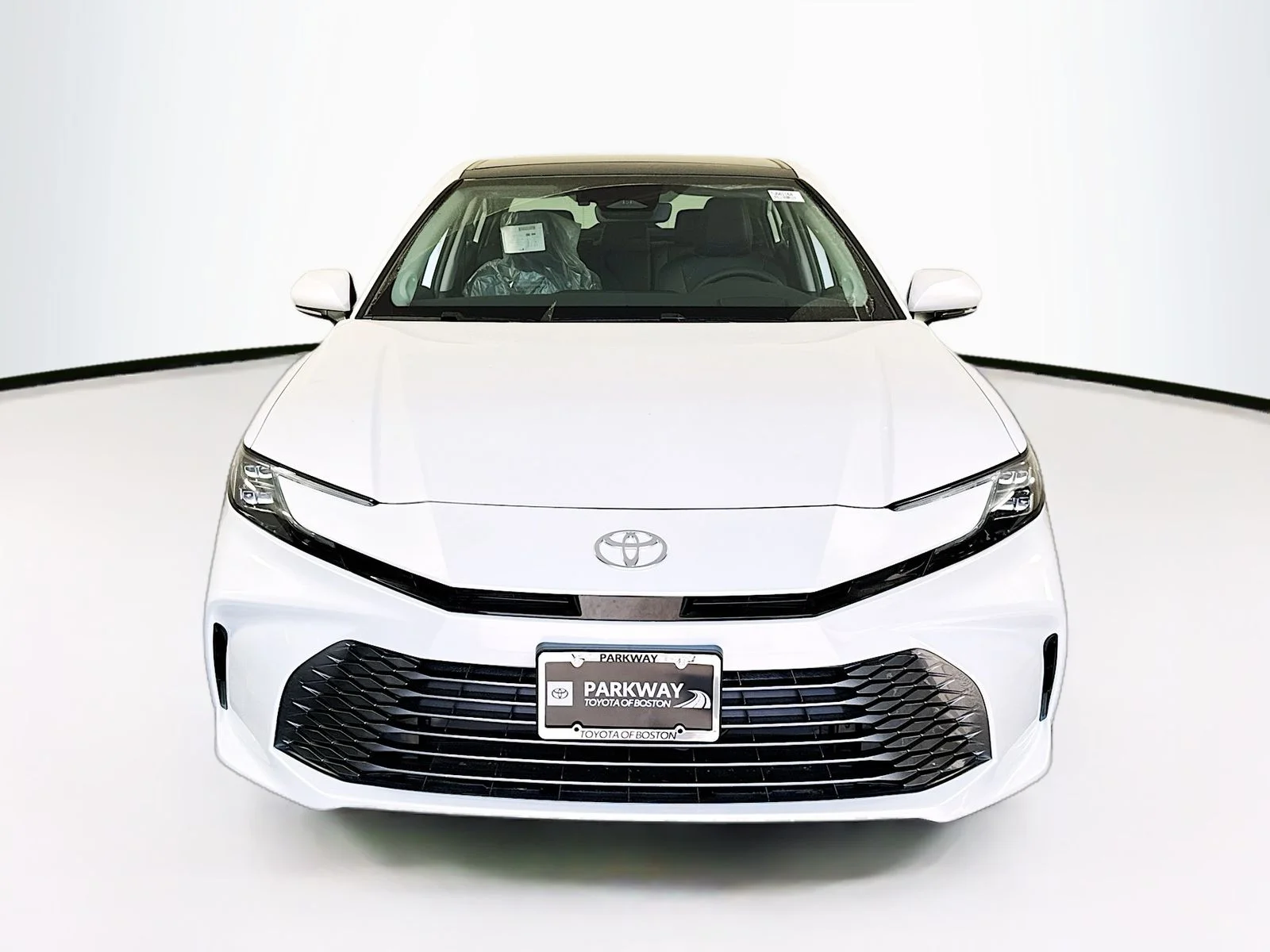 New 2026 Wind Chill Pearl <sup>1</sup> Toyota  XLE AWD image 2
