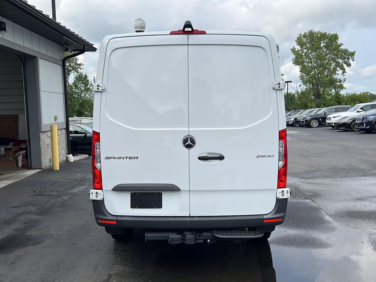 New 2025 Arctic+White Mercedes-Benz Cargo Van 144" Standard Roof 4cyl HO image 7