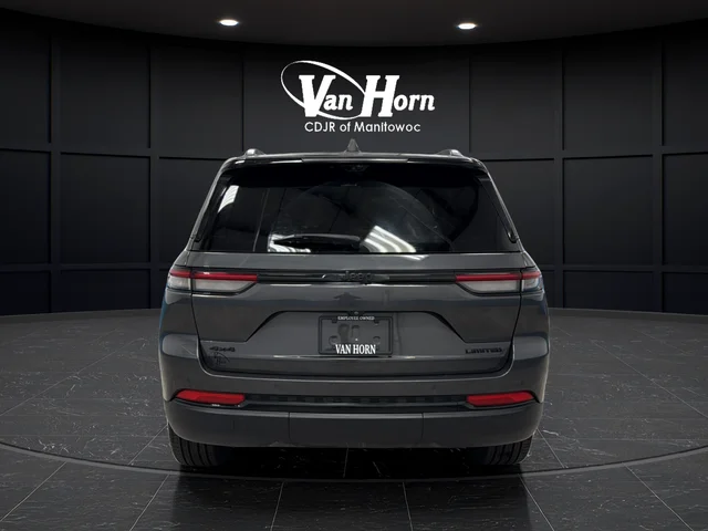 Used 2024 Baltic Gray Metallic Clearcoat Jeep Limited image 4