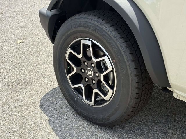 2025 Ford Bronco 4-Door Base - Photo 3
