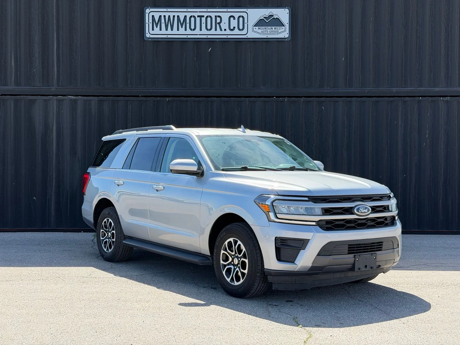 Used 2024 Silver Ford Limited image 1