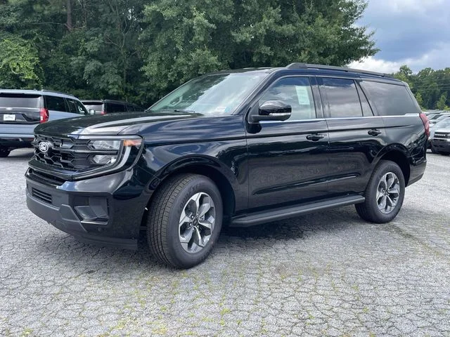 New 2027 Black Ford Active image 5