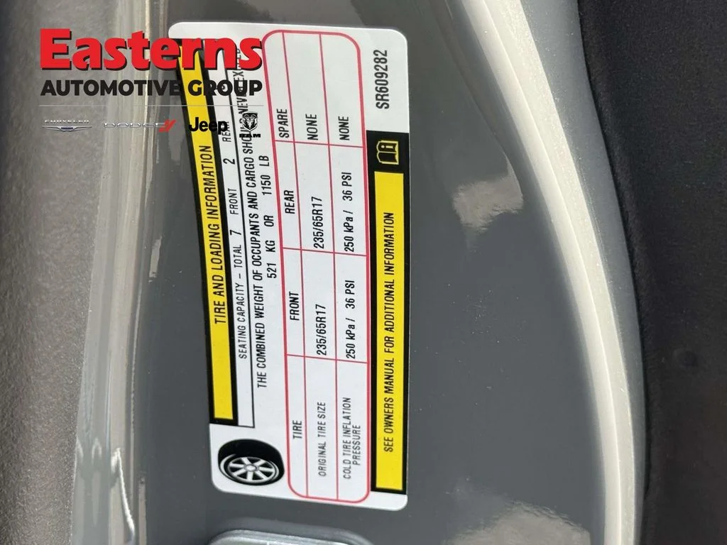 2025 Chrysler Pacifica Select - Photo 30