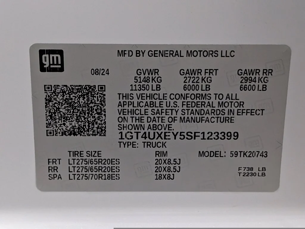 Certified Used 2025 White Frost Tri-Coat GMC Denali Ultimate image 32