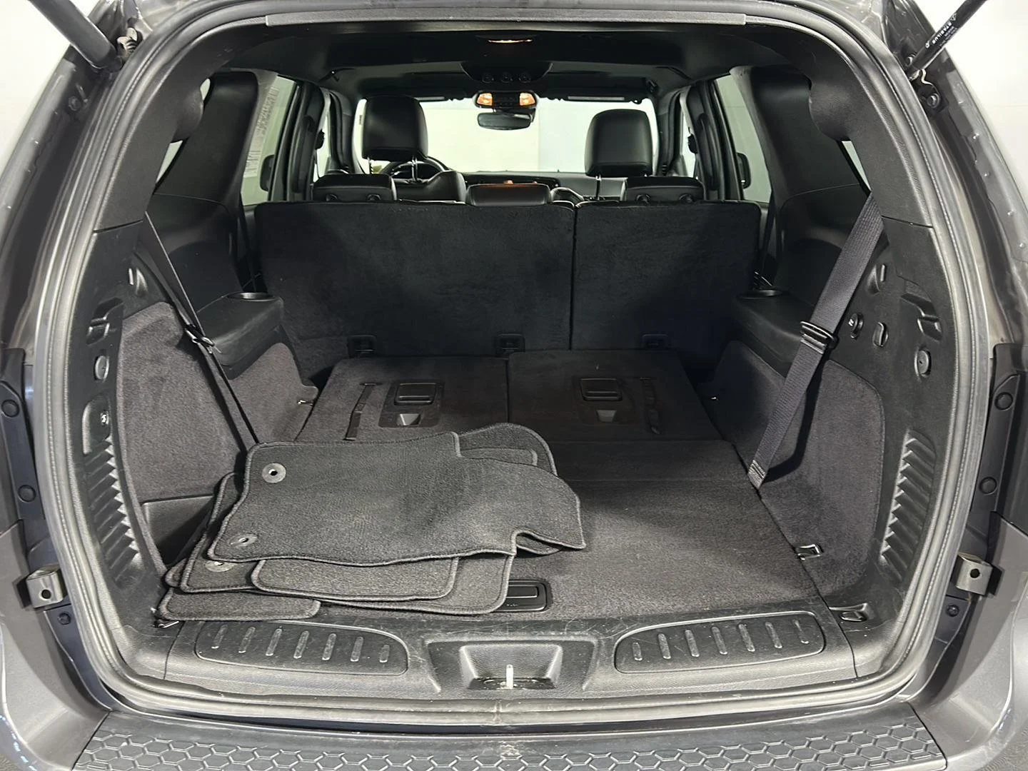 Used 2025 Vapour Grey Dodge R/T image 29