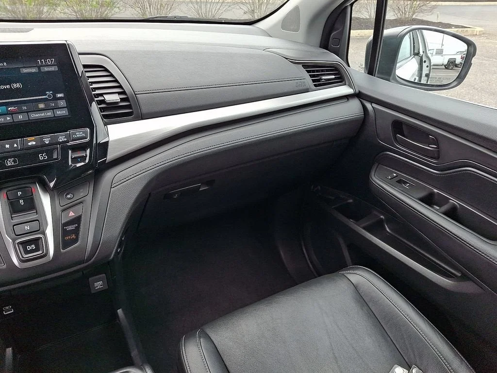 Used 2023 White Honda EX-L image 50